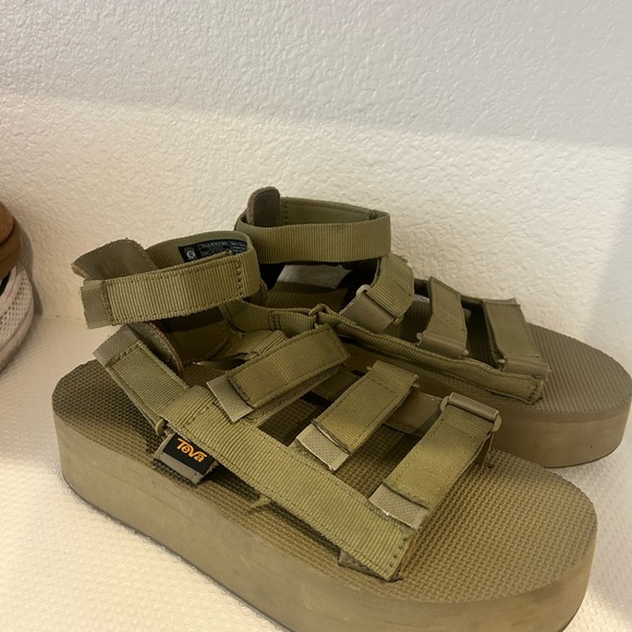 Teva Shoes - Teva Flatform Mevia Sandal Olive 9